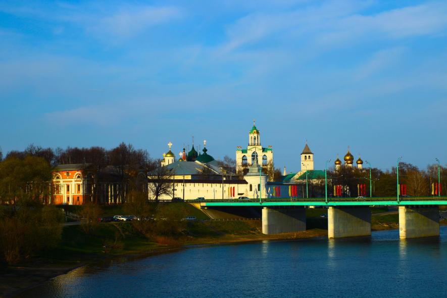 Река Которосль, мост,Спасо-Преображенский монастырь