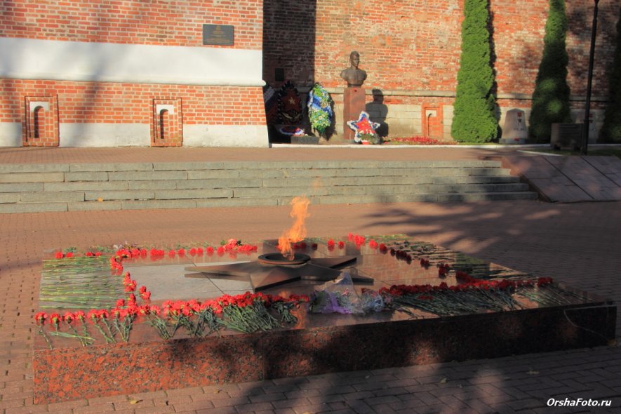 Сквер памяти героев