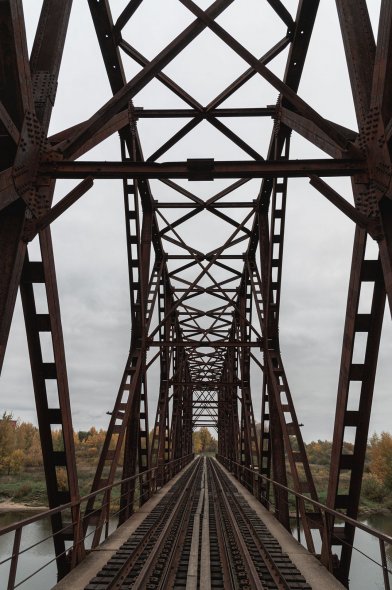 Старый железнодорожный мост через Которосль