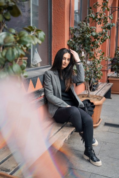 Узорные двери и уютное кафе