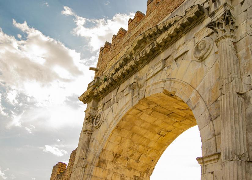 Арка Августа (Arco di Augusto)