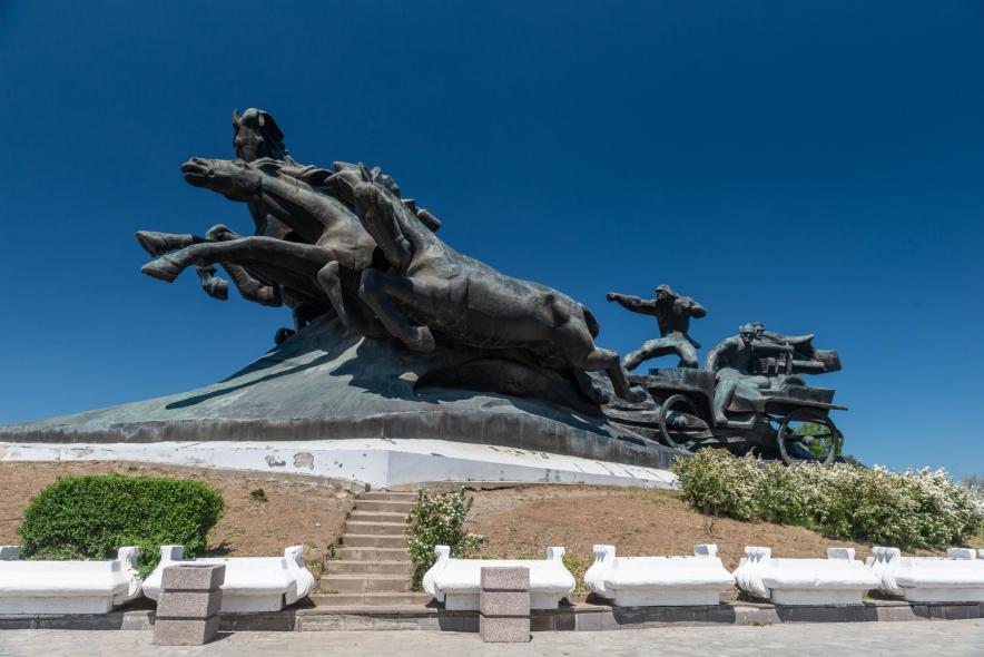 Памятник Тачанка-Ростовчанка