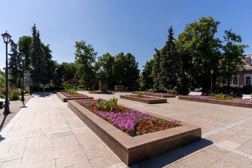 Сквер Гончарова