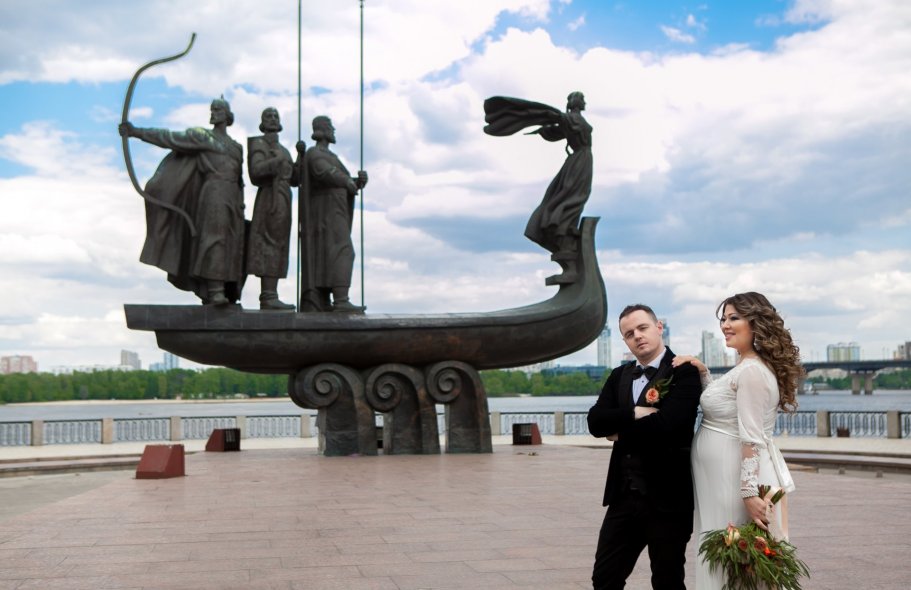 Памятник основателям Киева