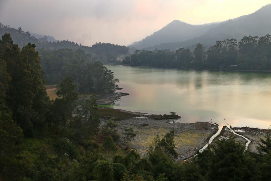 Telaga Warna, озеро Цветное