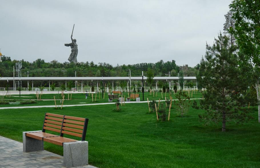 Мемориальный парк или Парк Победы (Парк у подножия Мамаева кургана)