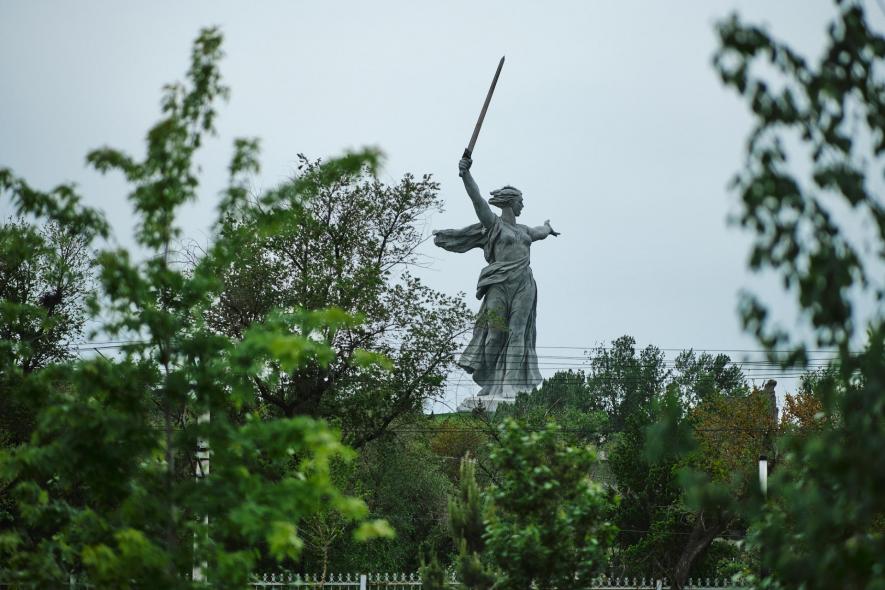 Мемориальный парк или Парк Победы (Парк у подножия Мамаева кургана)