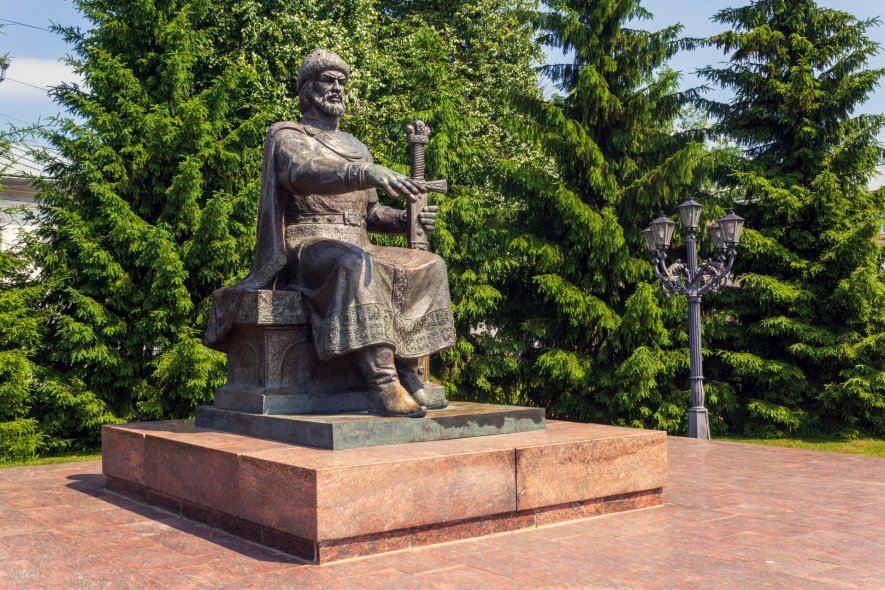 Памятник Юрию Долгорукому