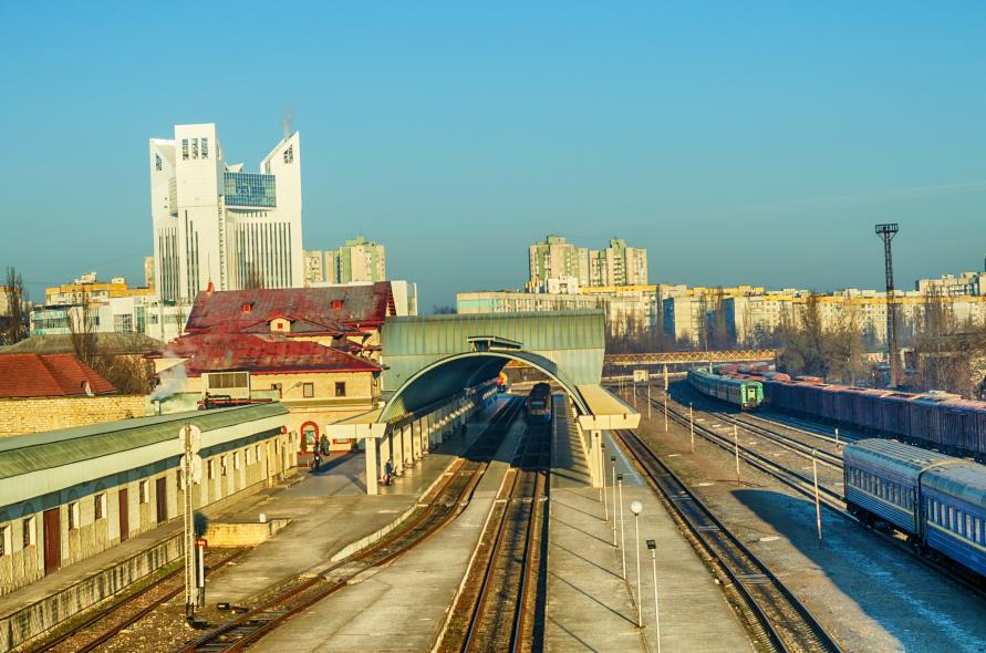 Перрон железнодорожной станции