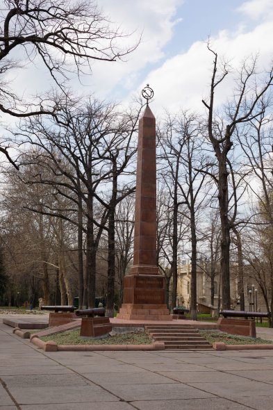 Эркиндик бульвар (Дубовый парк)