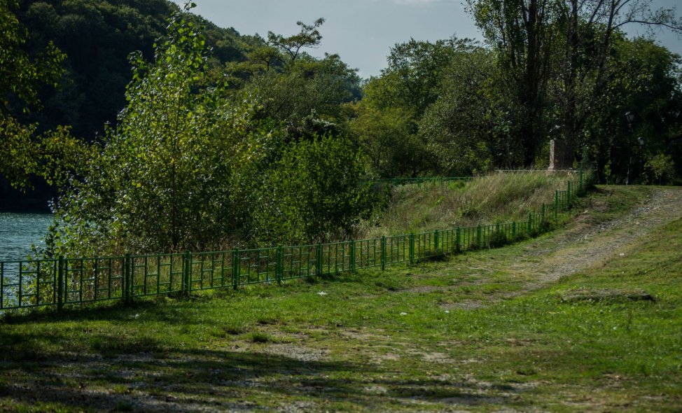 Набережная реки Белая