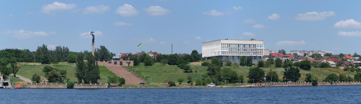 Набережная парка Славы