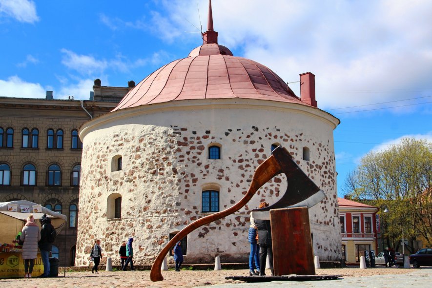 Круглая башня