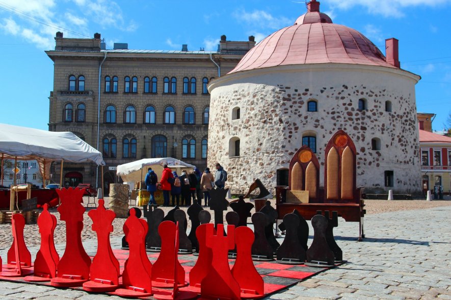 Круглая башня