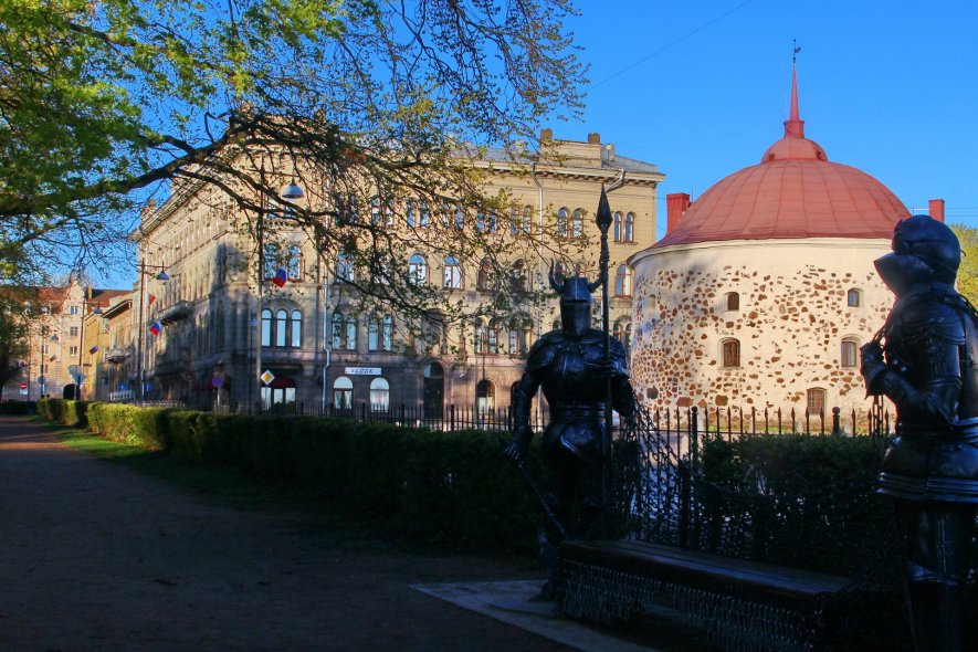 Круглая башня