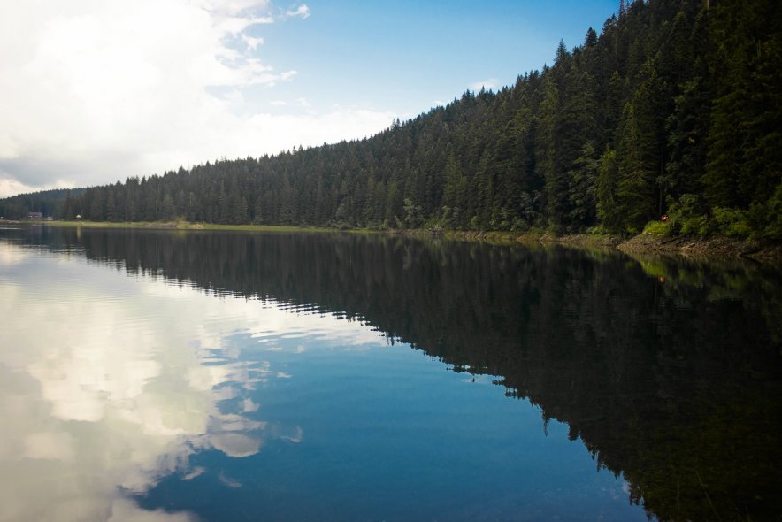 Черное озеро