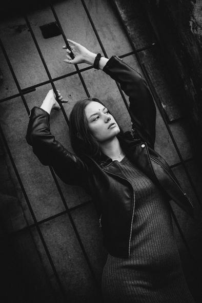 Пространство у клуба 