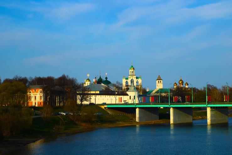 Река Которосль, мост,Спасо-Преображенский монастырь