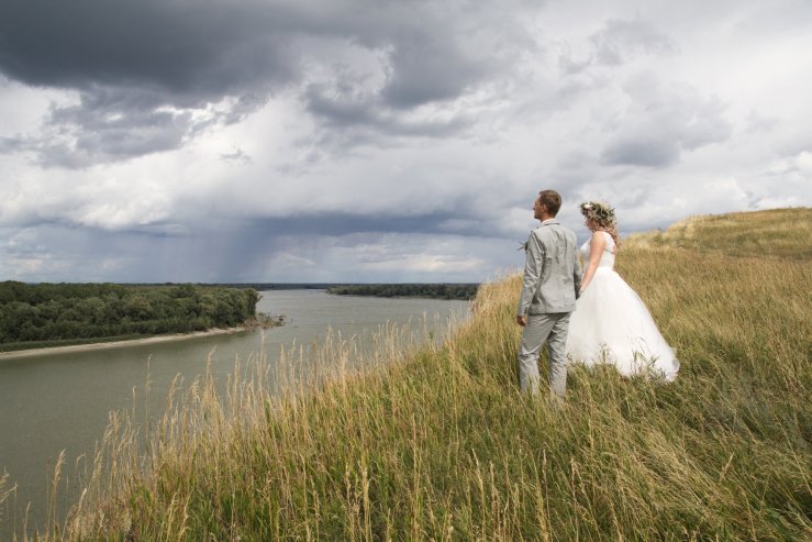 Обрыв над рекой