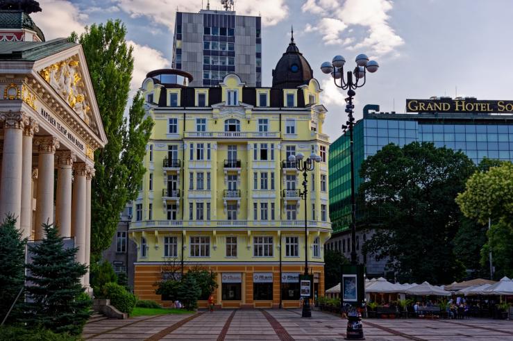 Народен театър „Иван Вазов“