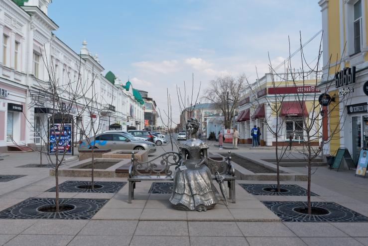 Памятник «Любочка»