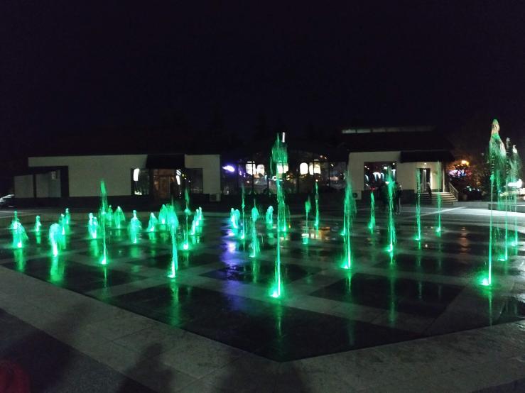 Фонтан у парка 