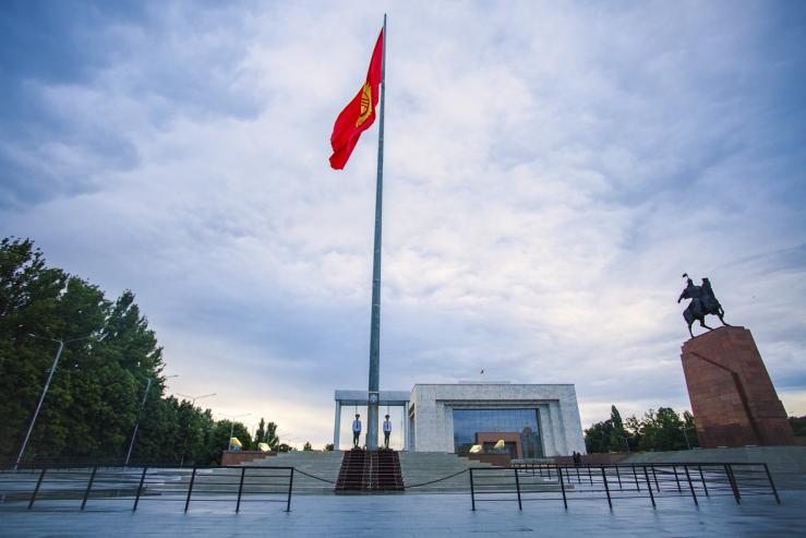 Площадь Ала-Тоо