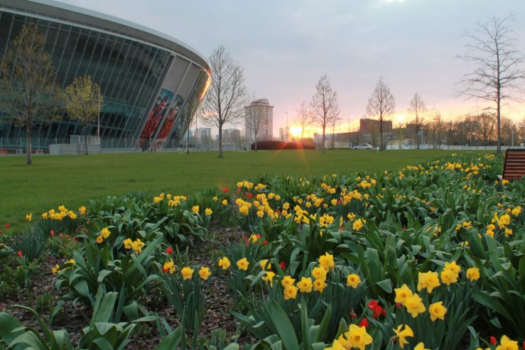 Парк возле стадиона Донбасс-Арена