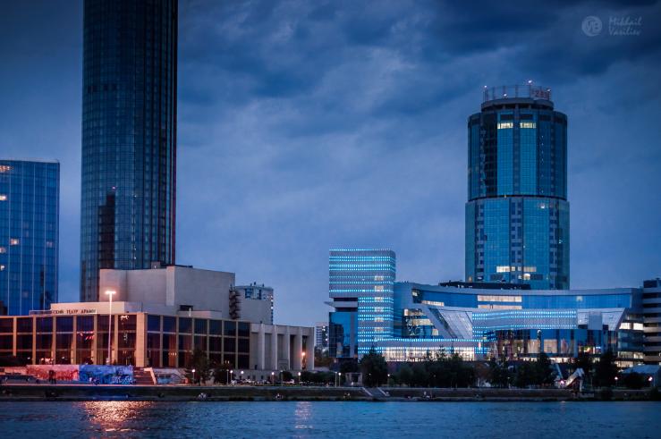 Набережная городского пруда