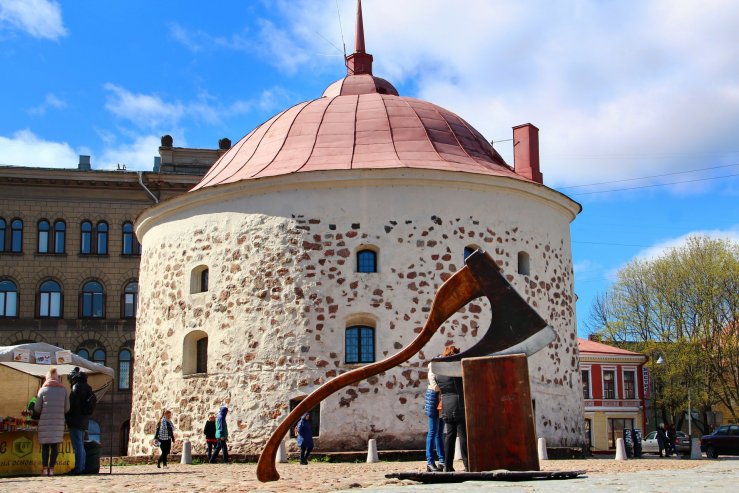 Круглая башня