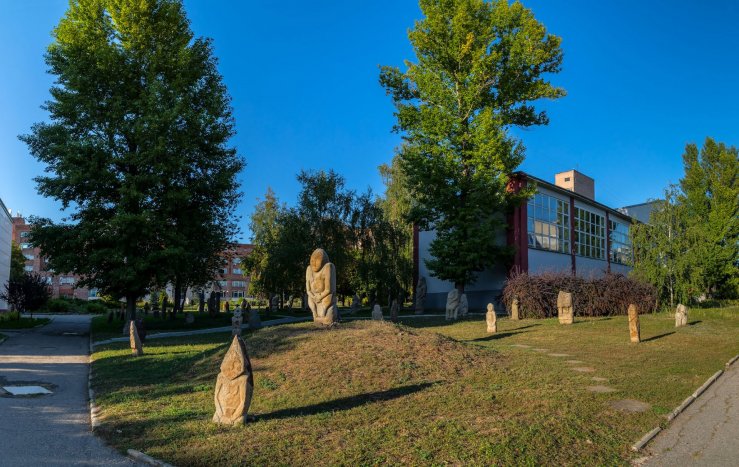 Парк-музей антропоморфных стел и половецких каменных изваяний